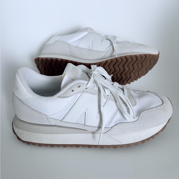 New Balance Women's Sneakers - Picture 2 of 6